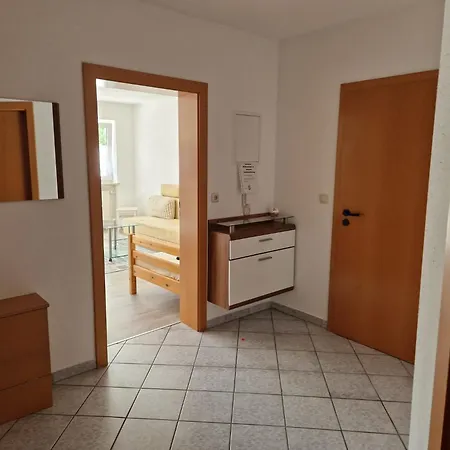 Apartment Mit Garten-terrasse *